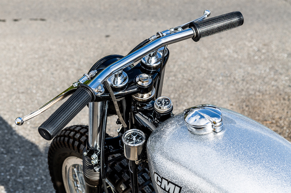 カスタムバイクのハンドル周り