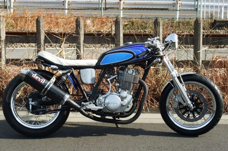 <span>016</span>YAMAHA : SR400